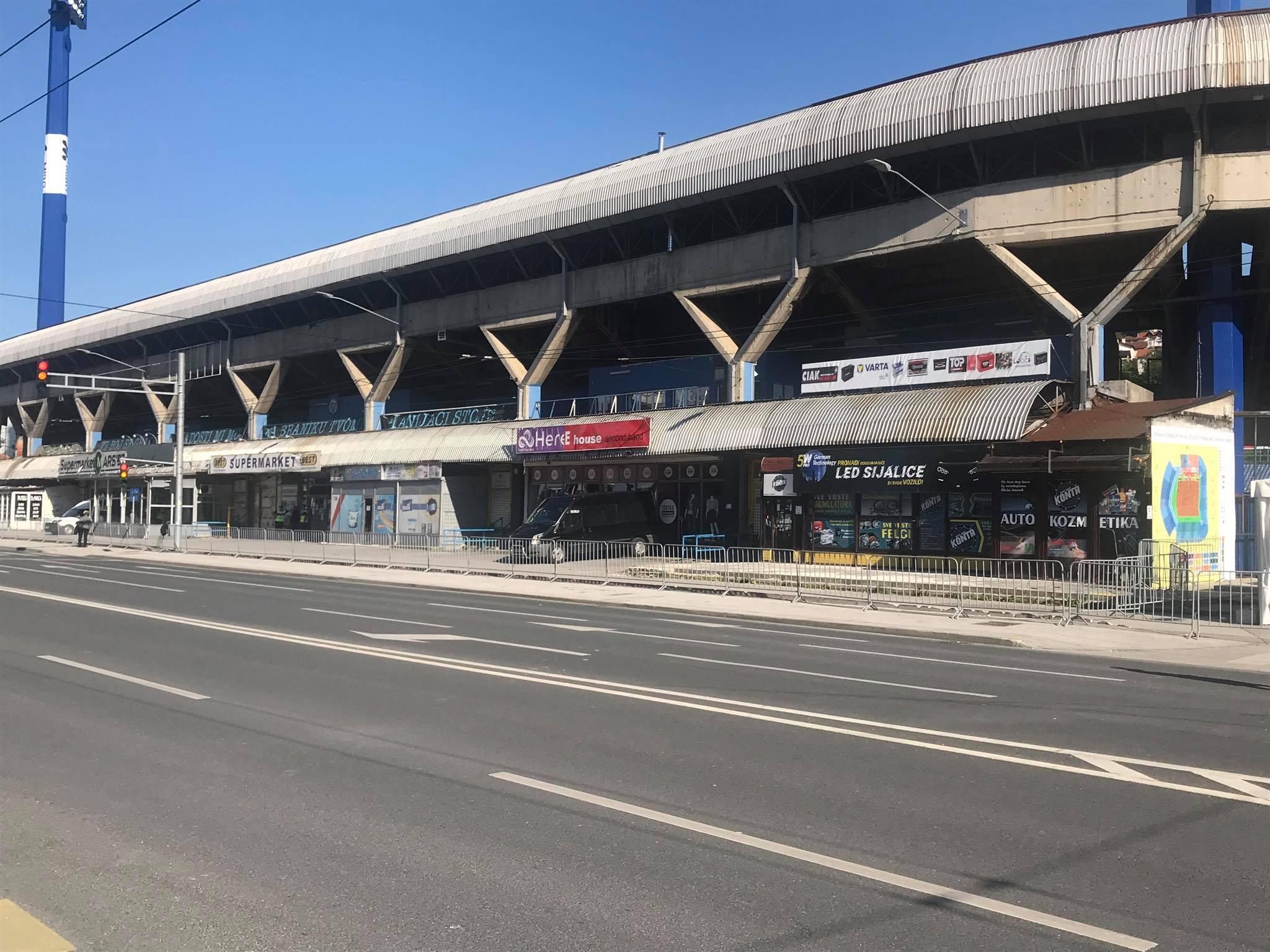 Pusto oko stadiona Grbavica - Avaz