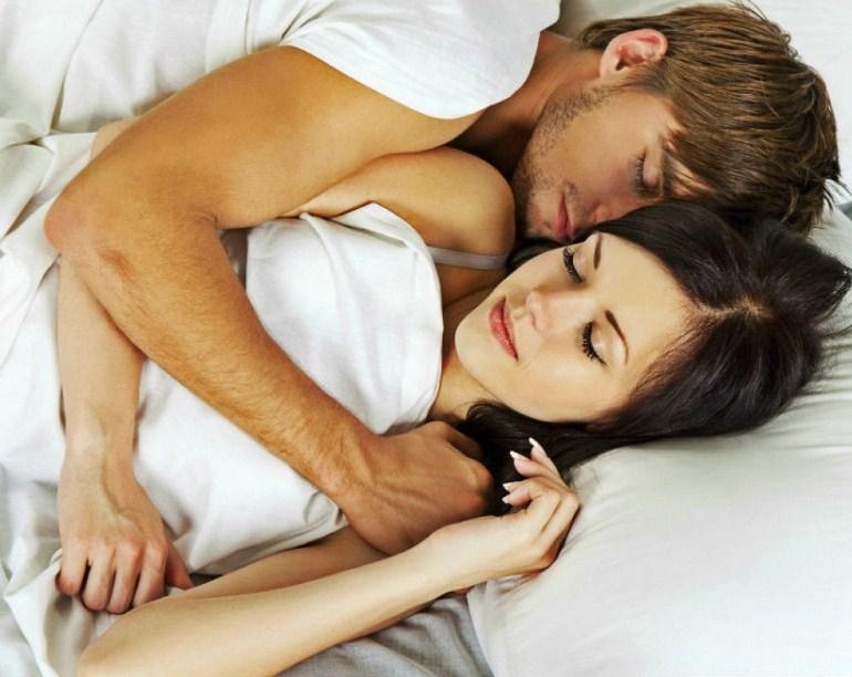 Parovi bi trebali ići spavati uvijek u isto vrijeme