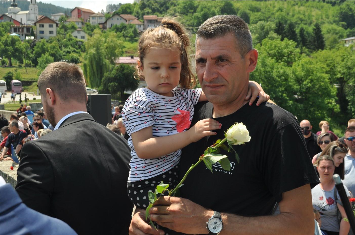 Azmira Šabanovića je sa 14 godina ispod noža Milana Lukića otkupila njegova majka: Poveo me je na ćupriju da me zakolje