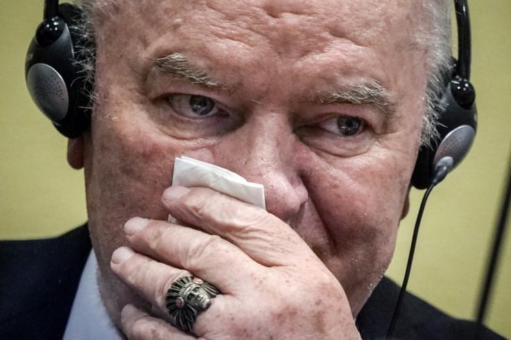 Ratko Mladić zaplakao pri izricanju pravosnažne presude kojom je osuđen na doživotnu robiju - Avaz