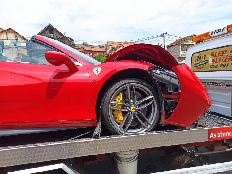 Slupani Ferrari gastarbajter poklonio sinu za rođendan