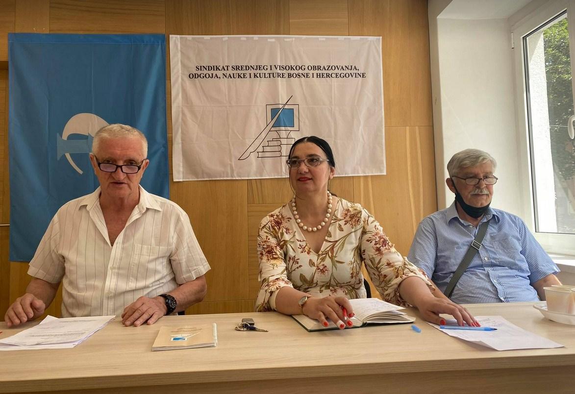 Faruk Bešlić: Hitno vakcinisati prosvjetne radnike