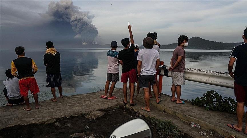 Počela evakuacija hiljada ljudi zbog aktivnosti vulkana Taal