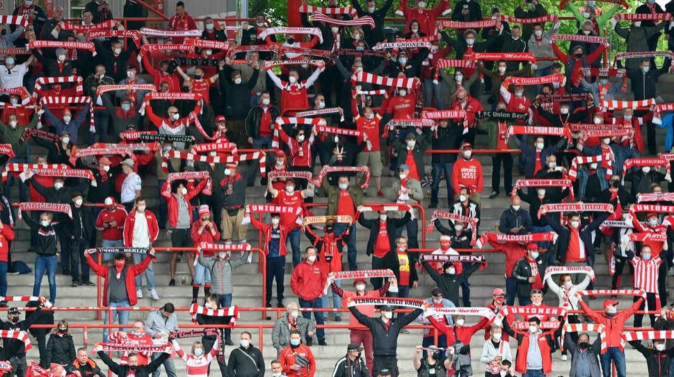 Union Berlin fans had to keep their distance when they returned to the stadium in May - Avaz