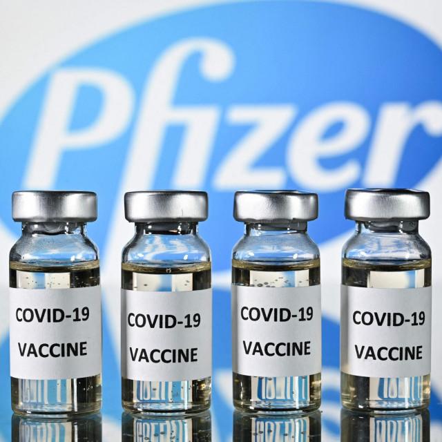"Pfizer" s američkim zvaničnicima pregovara o trećoj dozi vakcine