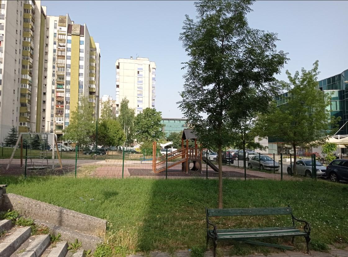Dječije igralište nalazi se u centru naselja - Avaz