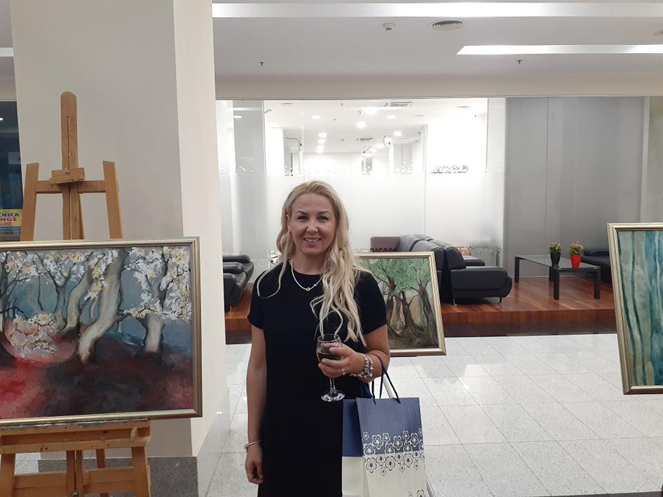 Nerina Kadrić održala samostalnu izložbu u "Avaz Twist Toweru": Ovo je emotivni doživljaj svega oko mene