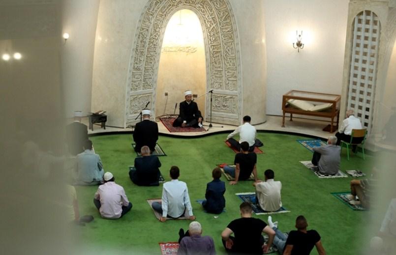 Molitvu je u Zagrebačkoj džamiji predvodio imam hafiz Aziz ef. Alili - Avaz