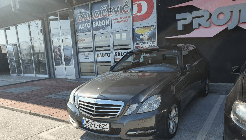 Da li ste vidjeli ovo vozilo: Vlasnik ukradenog Mercedesa nudi novčanu nagradu