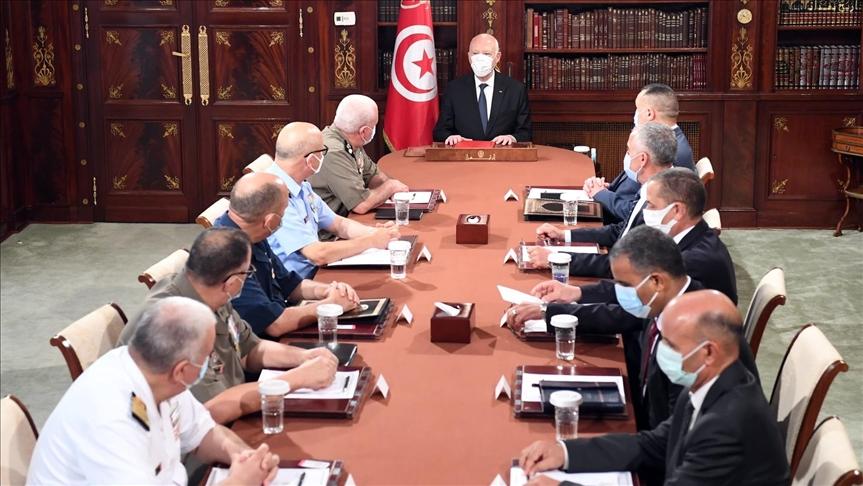 Tunisian President Kais Saied (Rear C) holds a meeting with security officials and military command echelon at the Carthage Palace in Tunis, Tunisia on July 28, 2021. - Avaz