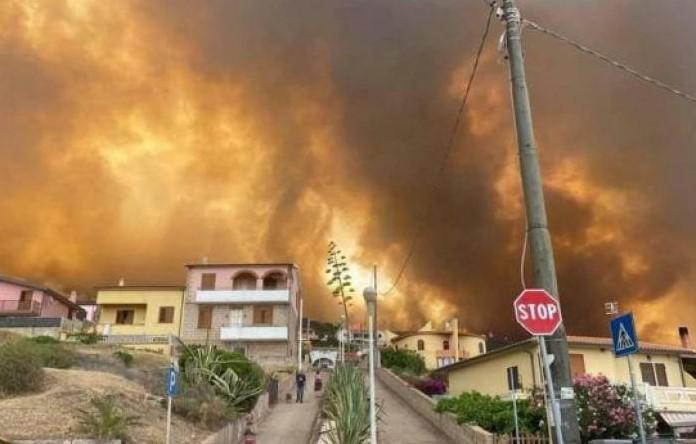 Požari na jugu Italije - Avaz