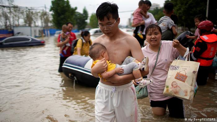 U Kini evakuisano više od 80.000 ljudi zbog poplava