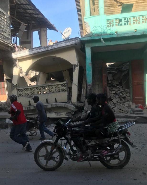 Jak zemljotres pogodio Haiti - Avaz