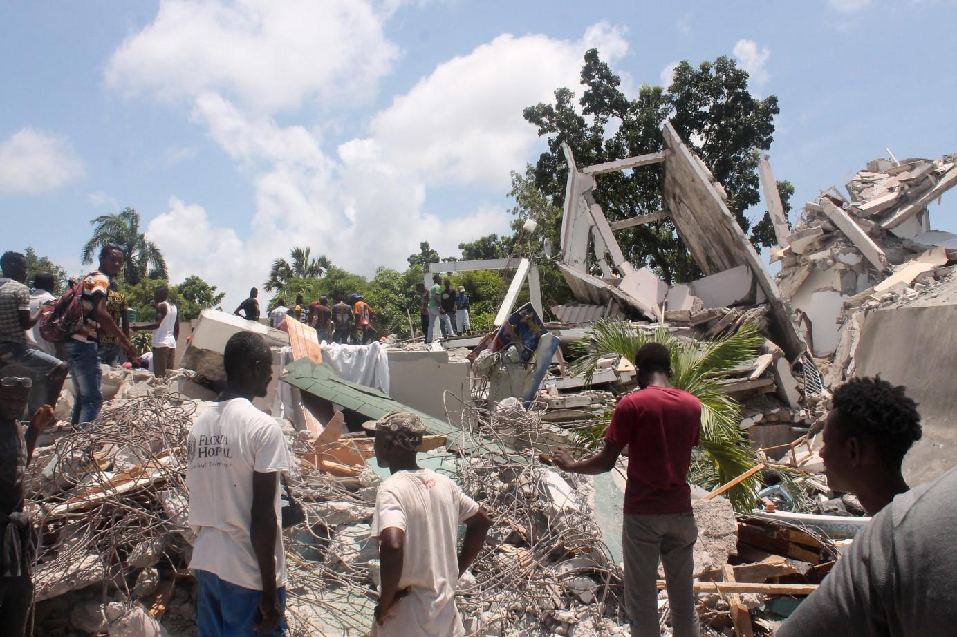 Broj žrtava razornog zemljotresa na Haitiju porastao na 724, prijeti i tropska oluja
