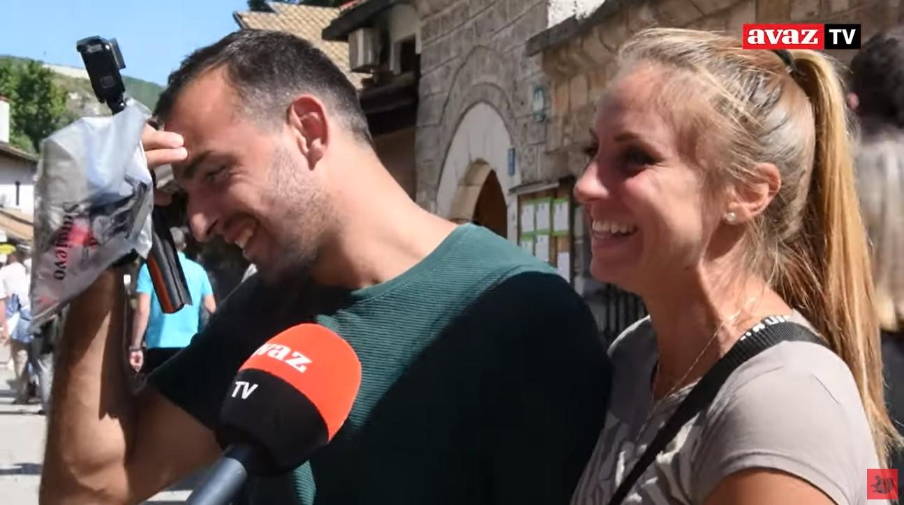 Video / Anketa na ulicama Sarajeva: Sjećate li se prvog poljupca?