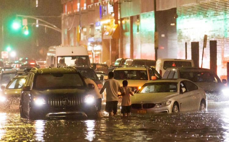 U poplavama u Njujorku i Nju Džersiju nastradale 22 osobe