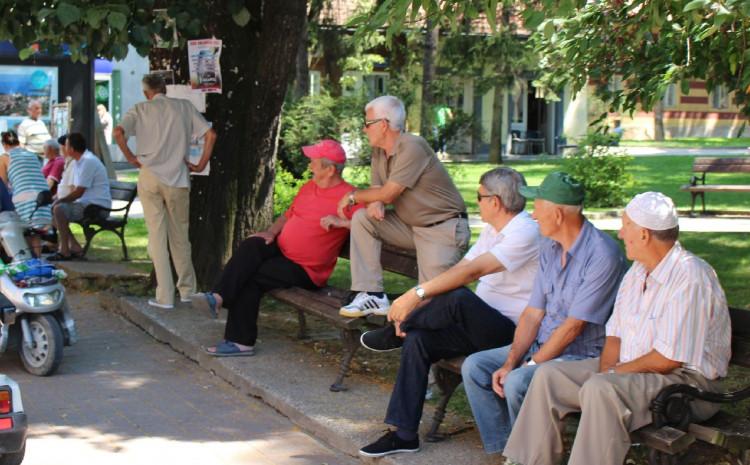 Lijepa vijest za penzionere: Počinje isplata penzija za avgust