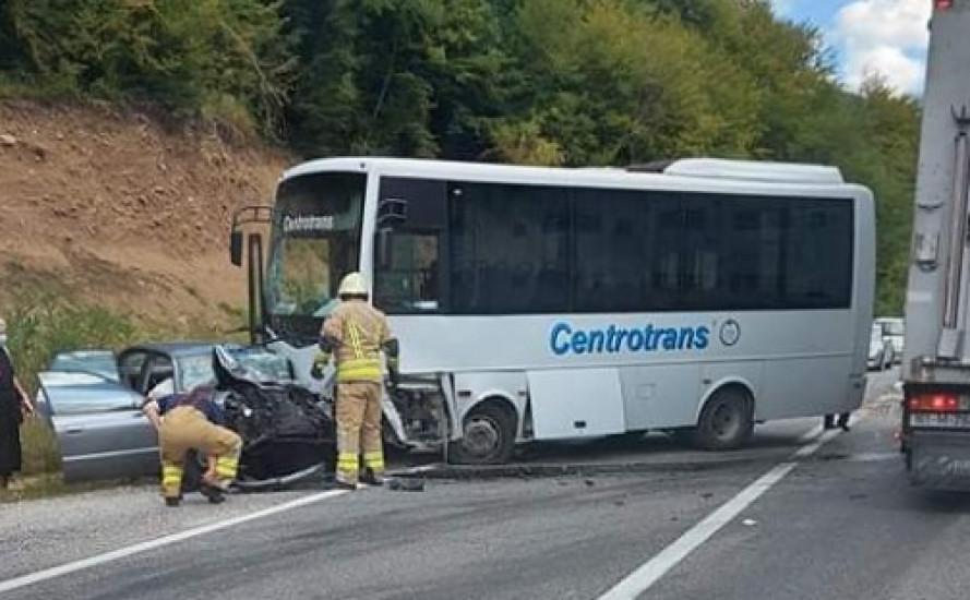 Vozač minibusa uhapšen zbog stravične nesreće u kojoj su poginuli majka i sin