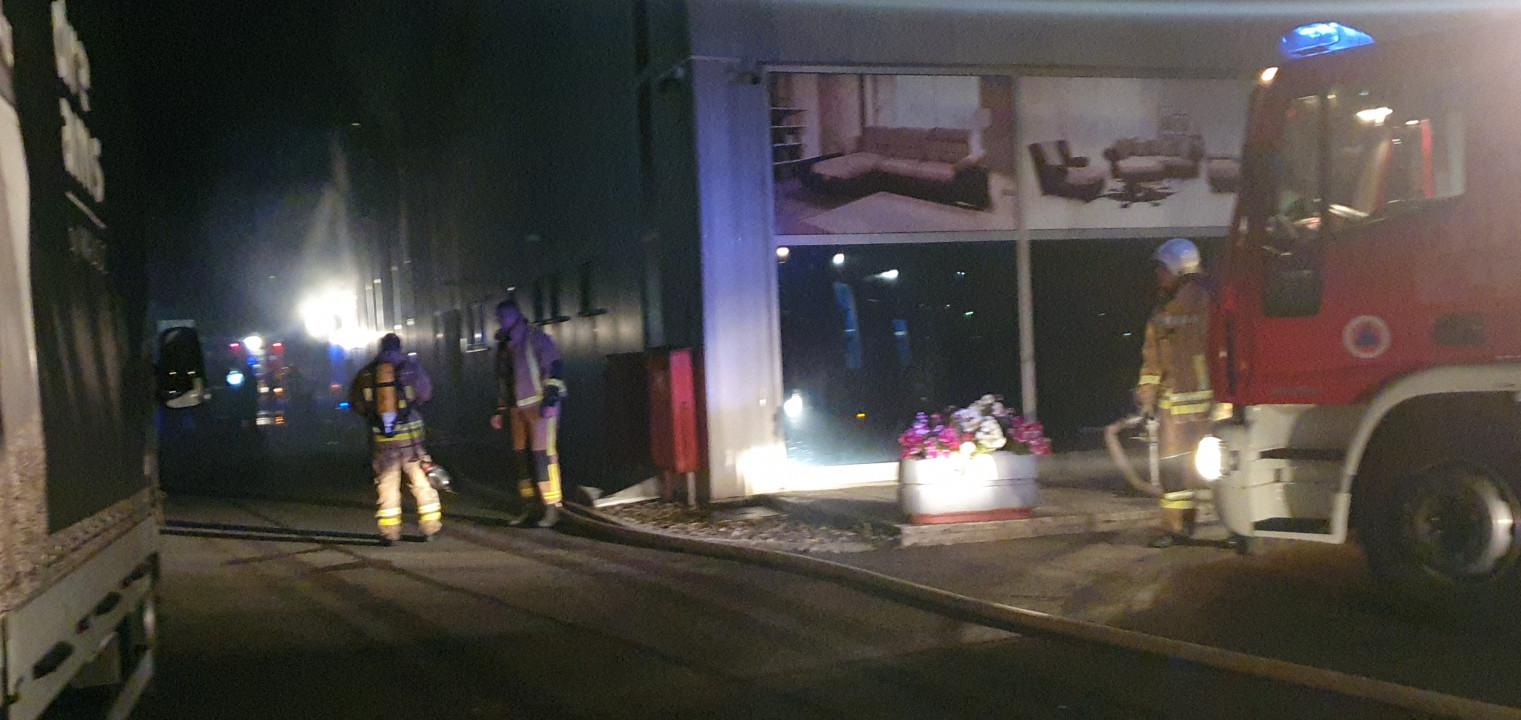 Nakon drame u Zabrđu: Policija istražuje uzrok požara na skladištu namještaja