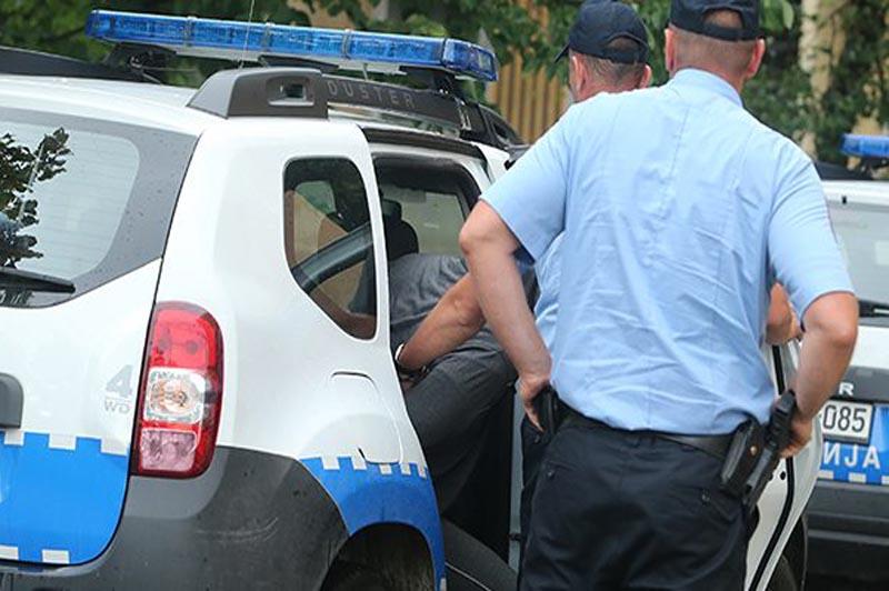 Uhapšen pijani vozač - Avaz