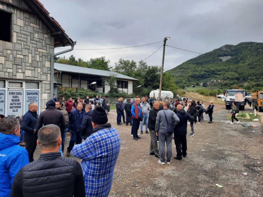 Treći dan prekida saobraćaja preko prijelaza Jarinje i Brnjak, iz Srbije na Kosovo može se pješice