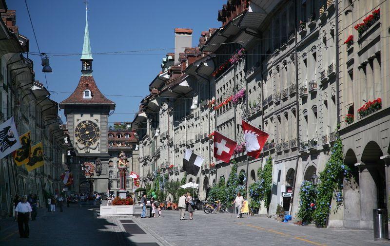 Švicarci na referendumu o homoseksualnim brakovima