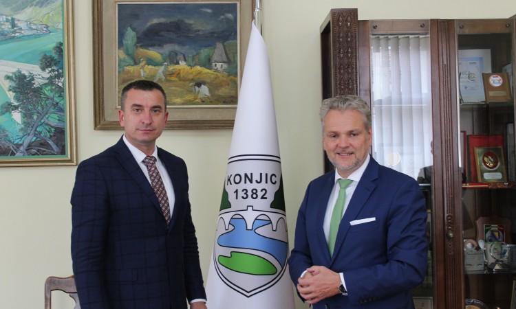 Sattler announces continued assistance to development programs in Konjic