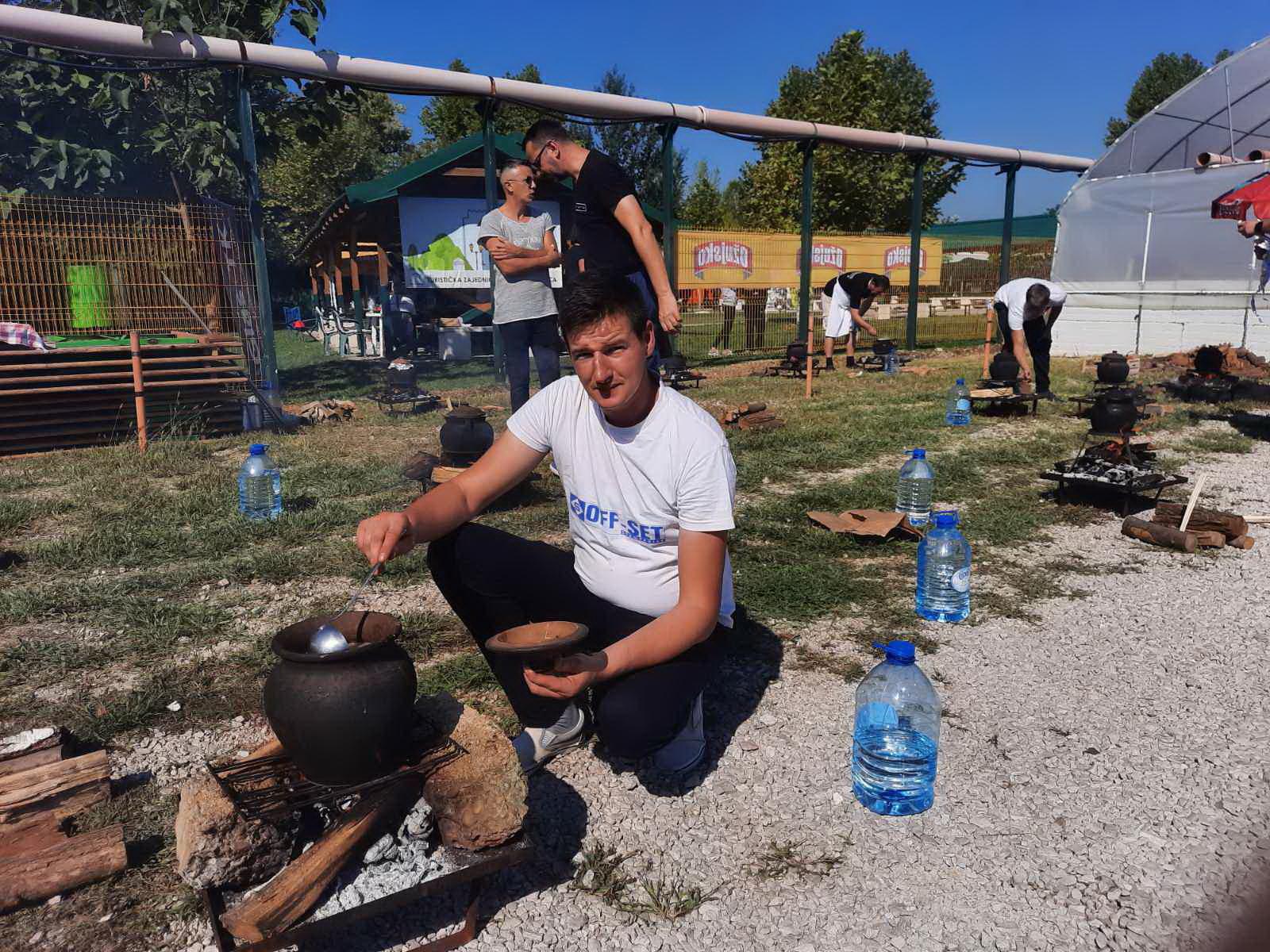 U Gračanici se održava 10. jubilarno takmičenje u pravljenju bosanskog lonca