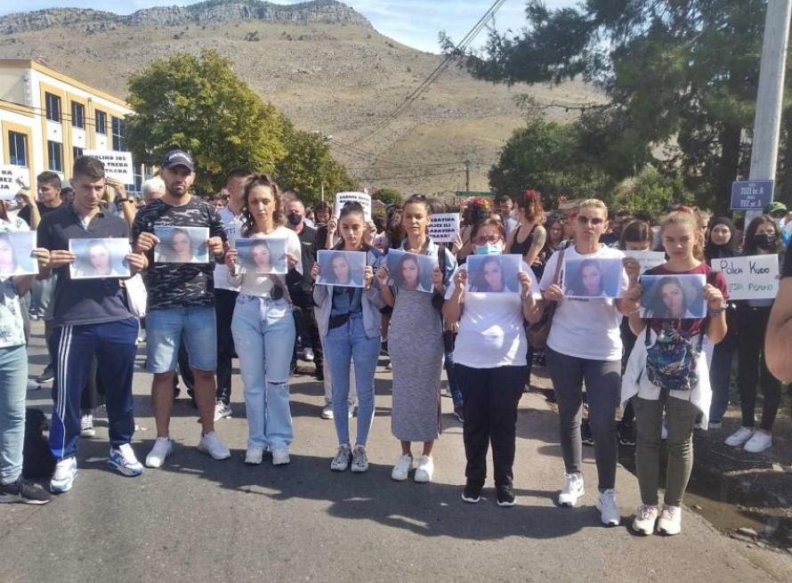 Protest u Tuzima zbog ubistva Šejle Bakije