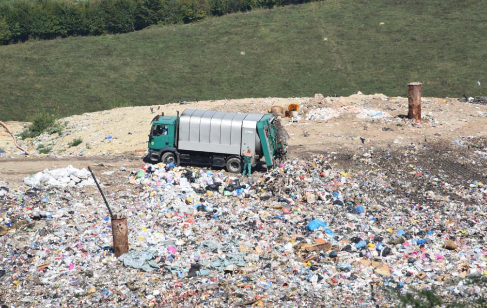 Postojeća deponija prepuna otpada - Avaz