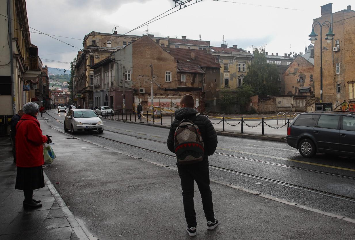 Tramvajska stanica kod Katedrale u Sarajevu - Avaz