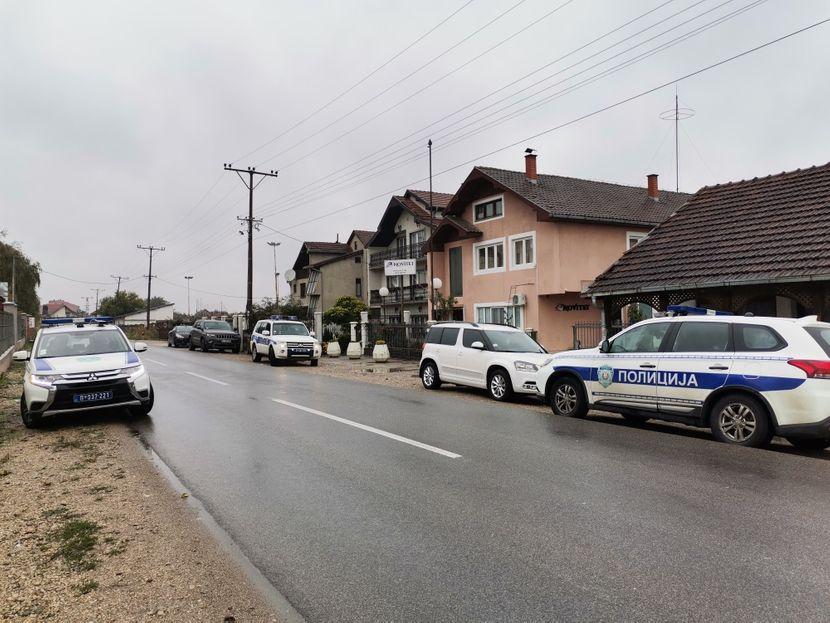 Policija opkolila selo Moravac: Steže se obruč oko ubica porodice Đokić?