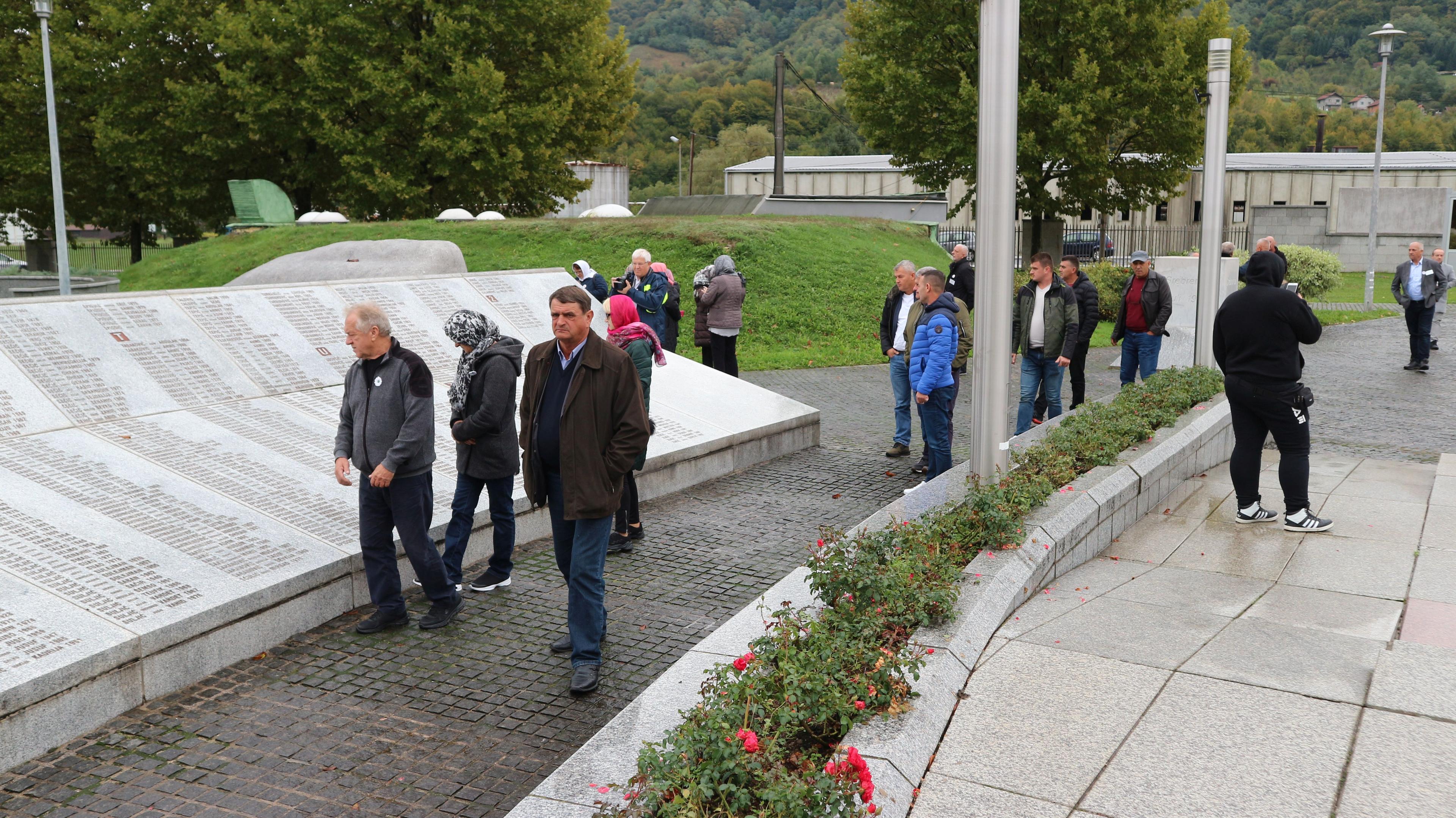 Bošnjaci iz Hrvatske: Odata počast žrtvama genocida u Srebrenici