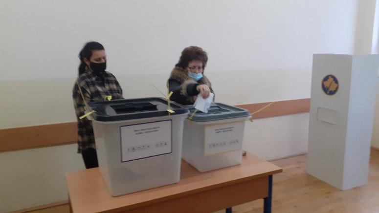 Kosovo: Prebrojano oko 50 posto glasačkih listića - Avaz