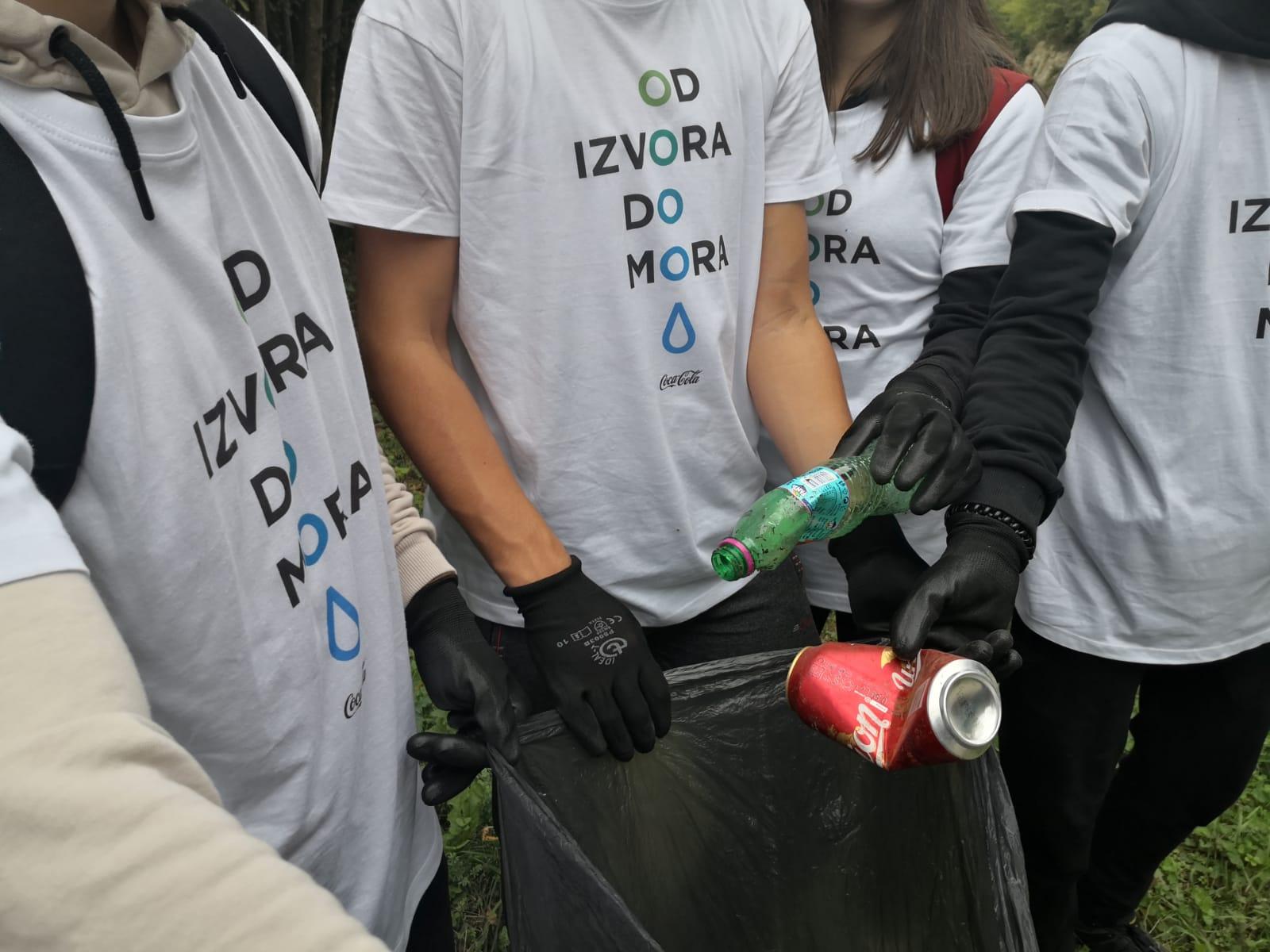 Coca-Colin projekat Od izvora do mora nastavlja se akcijom prikupljanja ambalažnog otpada u Tuzli - Avaz