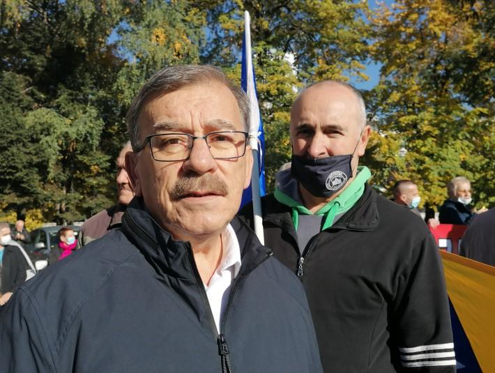 Miro Lazović na mirnim protestima: Šutnja OHR-a i visokog predstavnika zabrinjava
