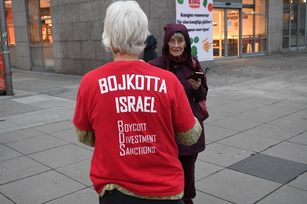 Aktivisti dijele letke na ulicama Štokholma - Avaz