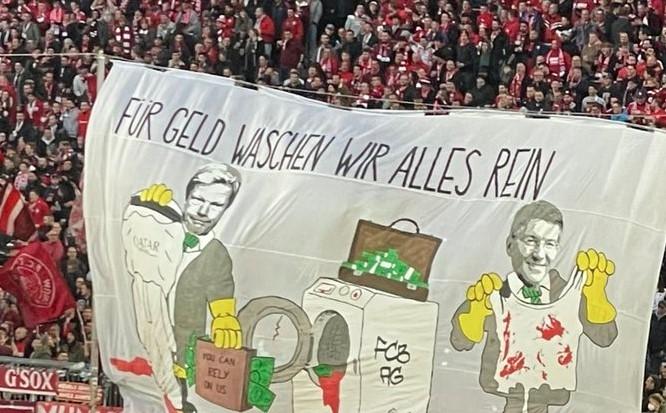Navijači Bajerna "krvavim" transparentom prozvali direktora i predsjednika kluba