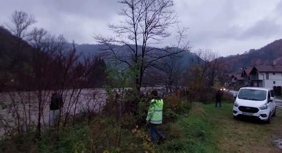 Nastavljena potraga za dvojicom radnika koji su upali u rijeku Bosnu