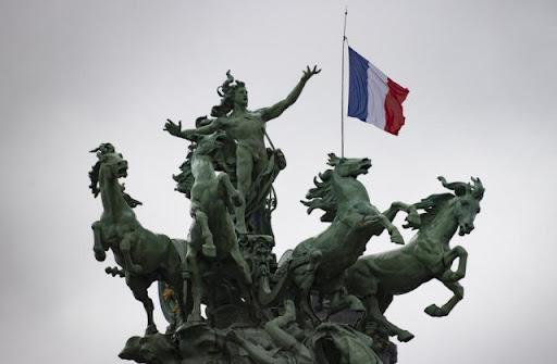 Francuska je promijenila boju na zastavi - Avaz