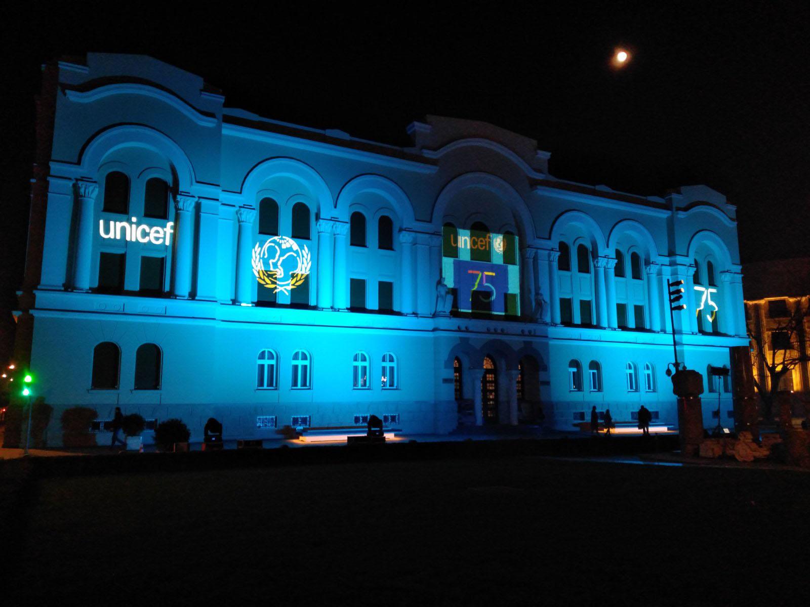 Banski dvor u Banjoj Luci obojen u plavo