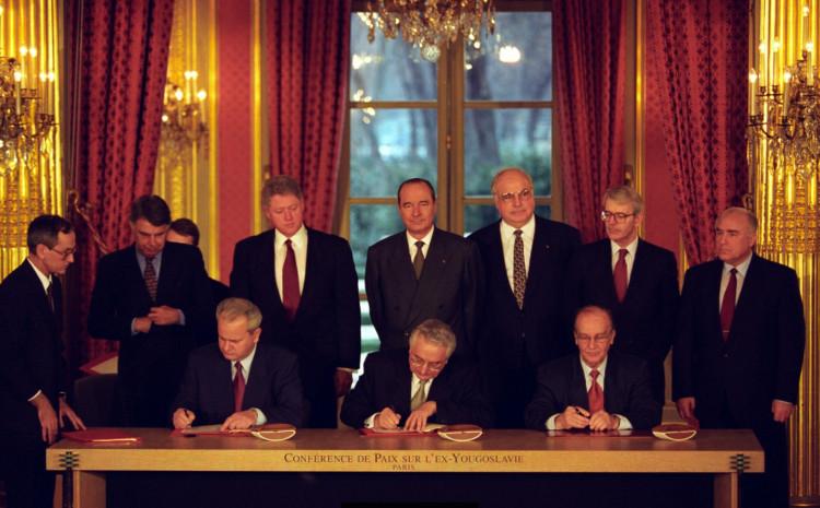 Sporazum je zvanično potpisan u Parizu 14. decembra 1995. godine - Avaz