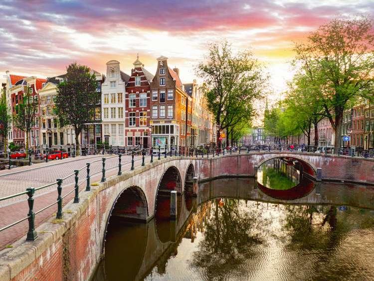 Amsterdam grad mostava - Avaz