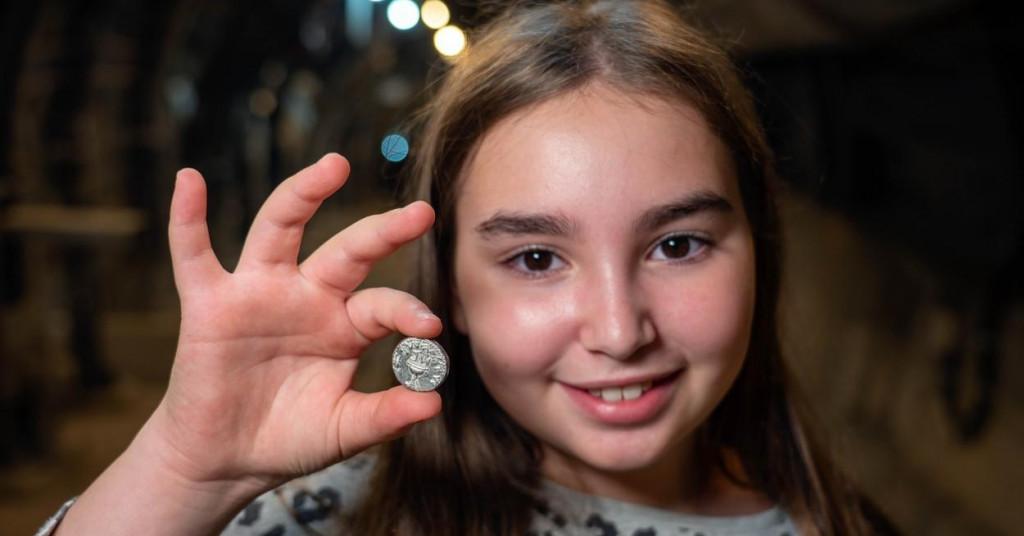 Djevojčica u Jeruzalemu pronašla novčić star skoro 2000 godina
