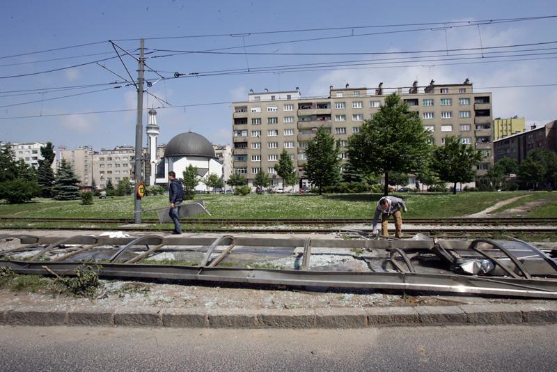 Rekonstrukcija tramvajske pruge počela je 26. augusta, u njenoj prvoj fazi na relaciji Ilidža-Nedžarići do sada su urađena ispitivanja, iskopavanja, nasipi, radovi na odvodnji - Avaz