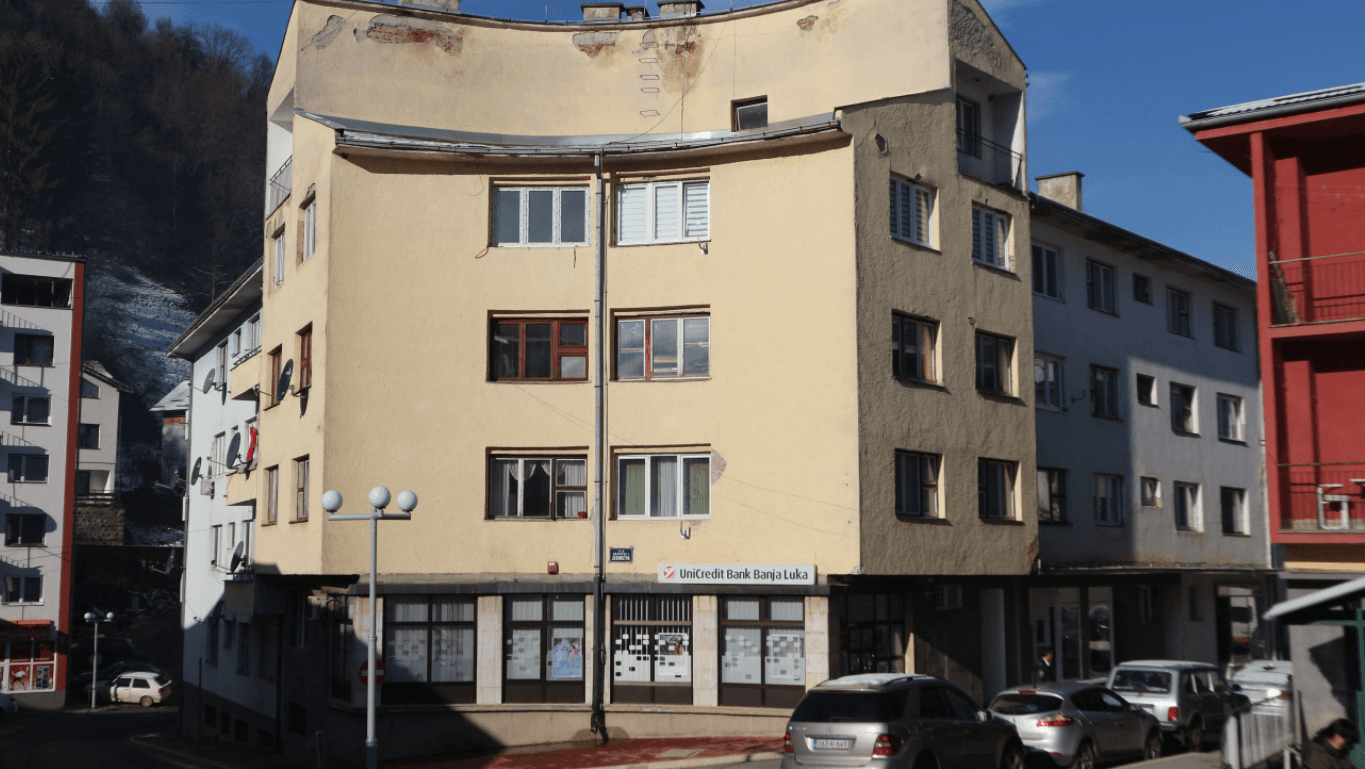 Vlažne fleke na fasadi - Avaz