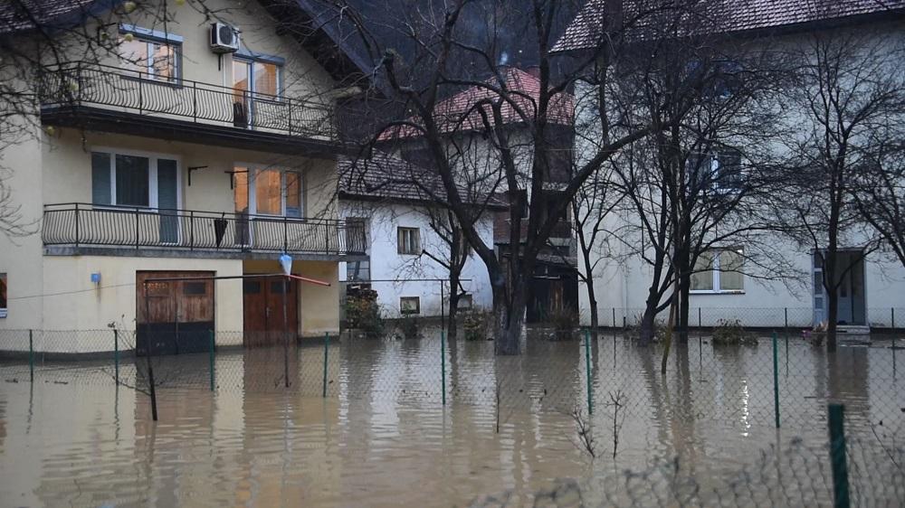 Kritična situacija u Visokom: Voda već došla do četiri kuće