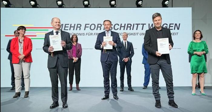 Potpisan sporazum o novoj njemačkoj vladi, Šolc od sutra kancelar