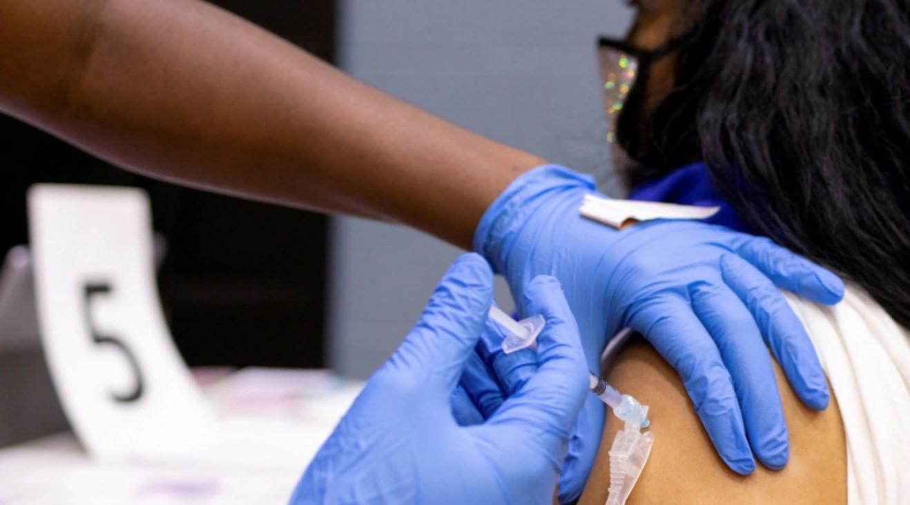 Njujork uvodi obaveznu vakcinaciju za djecu iznad 12 godina i radnike