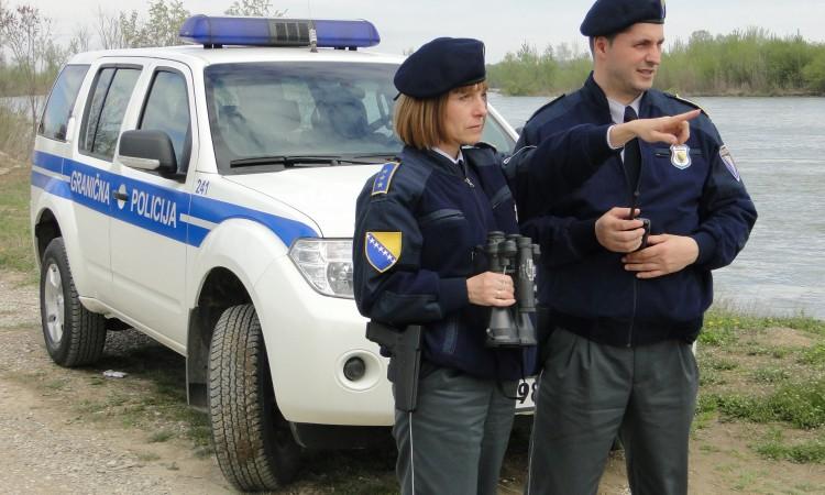 Dvije osobe uhapšene u BiH prema Interpolovim potjernicama